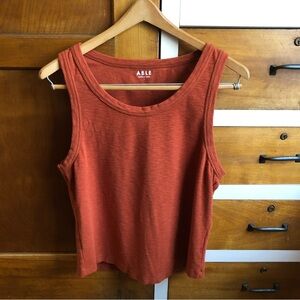 Able women’s Anamika tank in rust, size large